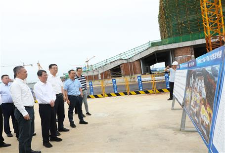 柳州市委書記吳煒、市長張壯到第十二分公司項目調(diào)研指導
