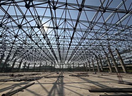 【錨定目標 奮力沖刺】冶建廣東公司項目鋼結構網(wǎng)架提升大捷