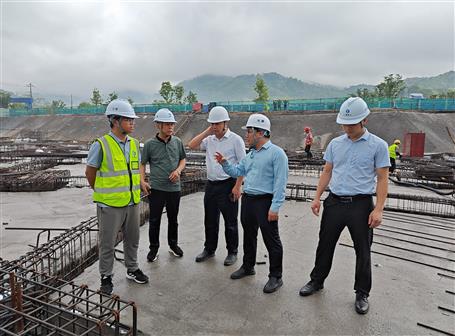 韋克雪到第十分公司區(qū)外項目調(diào)研指導(dǎo)工作