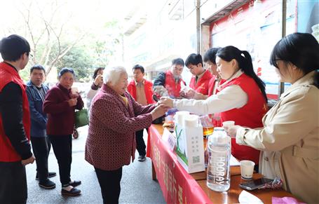 志愿同行 愛心相伴丨冶建公司團(tuán)委開展學(xué)雷鋒志愿服務(wù)活動